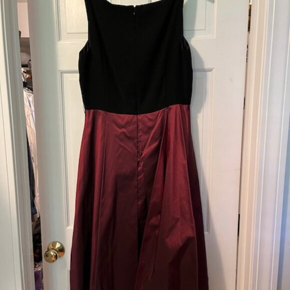 Cocktail Dress with a taffeta skirt - Picture 3 of 4